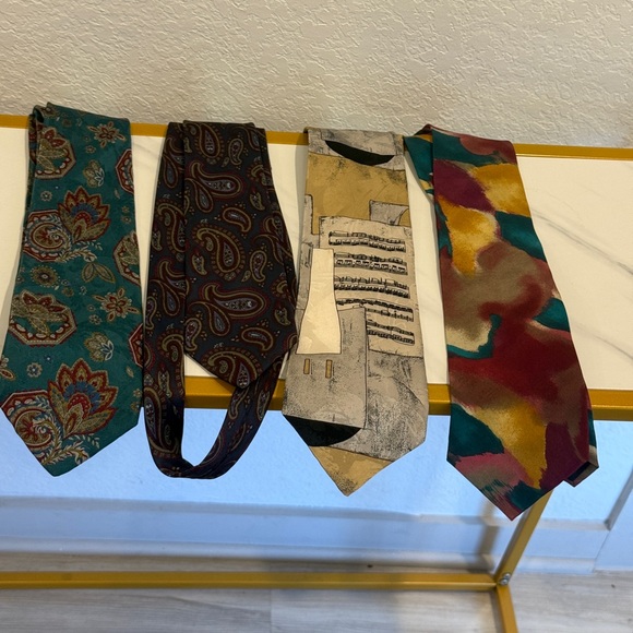 100% SILK Elegant Paisley and Abstract Patterned Ties Set different designers - Picture 10 of 10